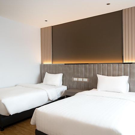 Ban Khlong Bang Krathiam Crystal Srivaree Suvarnabhumi Hotel מראה חיצוני תמונה