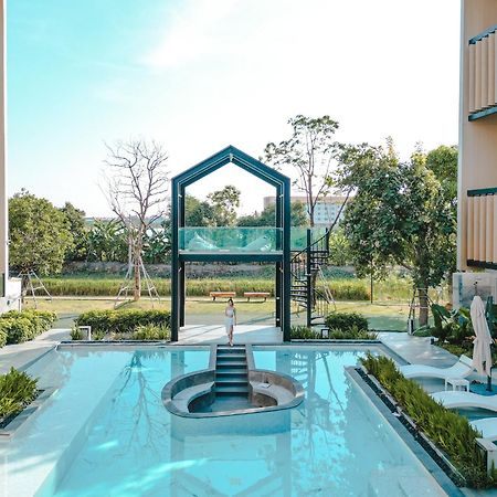 Ban Khlong Bang Krathiam Crystal Srivaree Suvarnabhumi Hotel מראה חיצוני תמונה