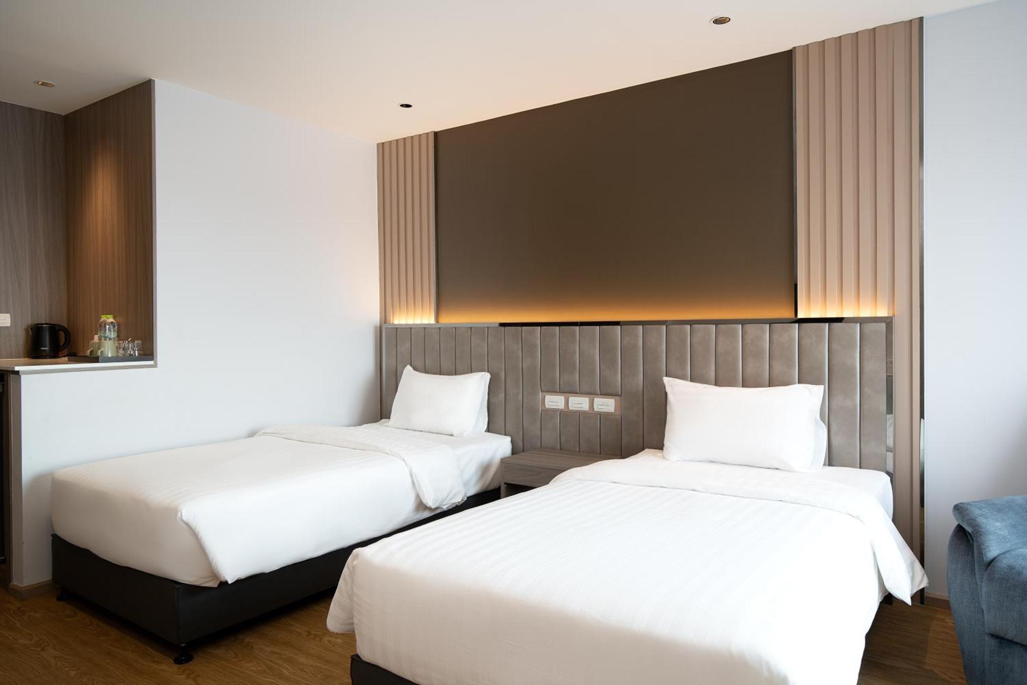 Ban Khlong Bang Krathiam Crystal Srivaree Suvarnabhumi Hotel מראה חיצוני תמונה